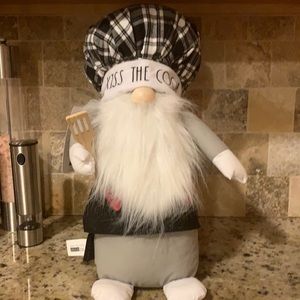 Rae Dunn KISS THE COOK Gnome